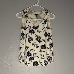 Floral Sleeveless Top - Black and White 8